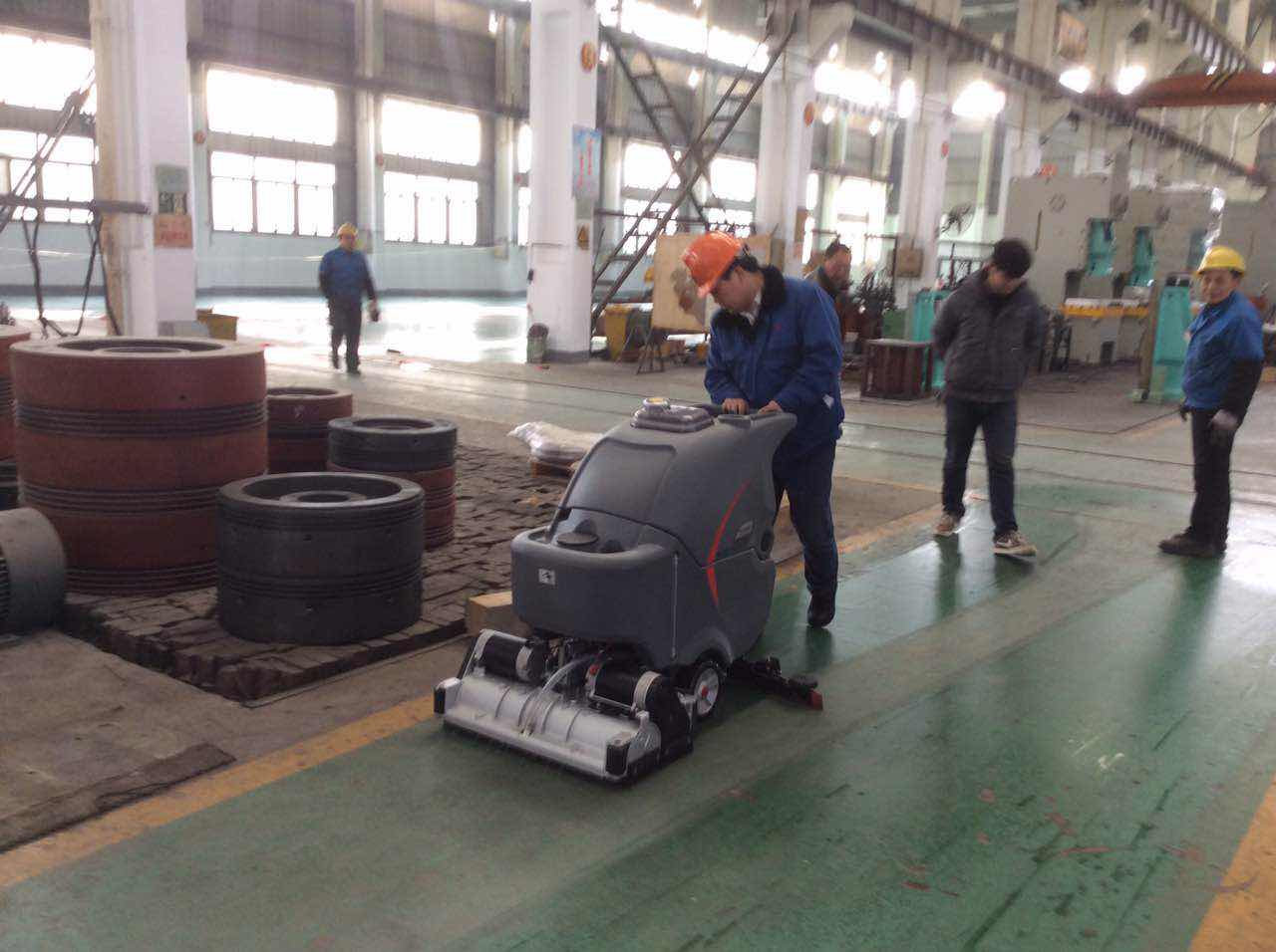 工廠地面油污多怎么清潔？